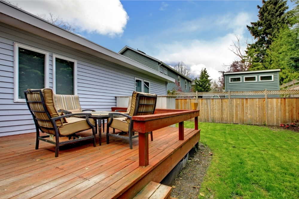 Should A Deck Be Level Or Sloped? (When And How Much Should You Slope A Deck)