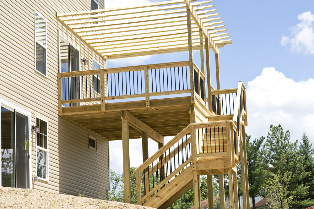 What Height Deck Needs a Railing? (Deck Railing Height Diagrams and Code Tips)