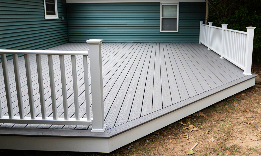 What is Better PVC or Composite Decking (Plastic Decking vs Composite Decking)
