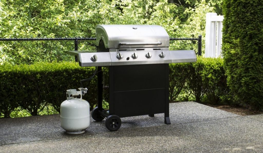 Outdoor cooker on House Patio